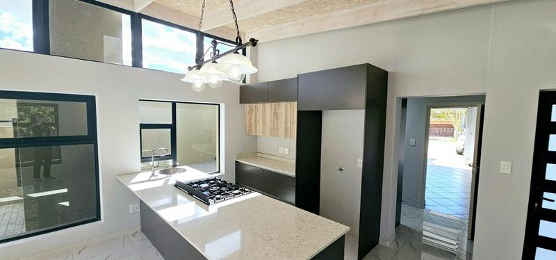 To Let 3 Bedroom Property for Rent in Hartenbos Heuwels Western Cape